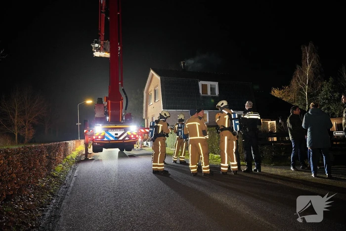 Brand in schoorsteen van woning