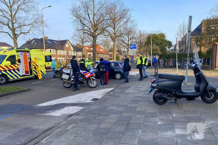 Scooterrijdster aangereden door automobilist