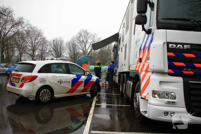 Mobiel Media Lab op parkeerterrein Lidl