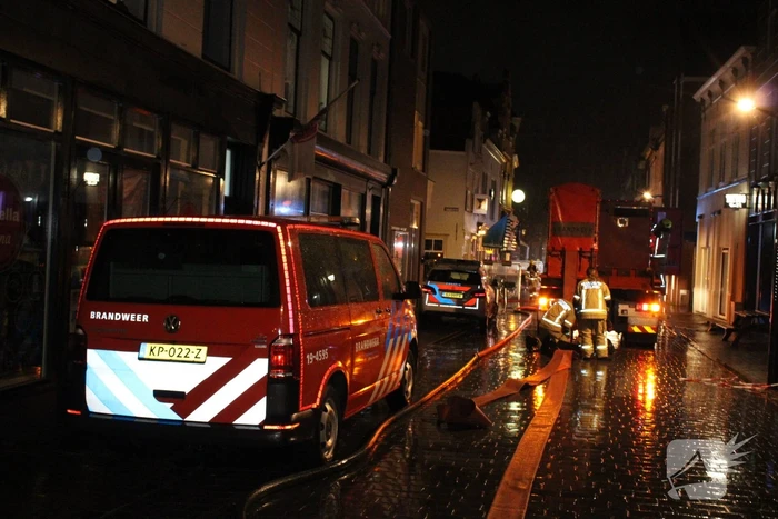 Ontruiming in centrum wegens grote woningbrand