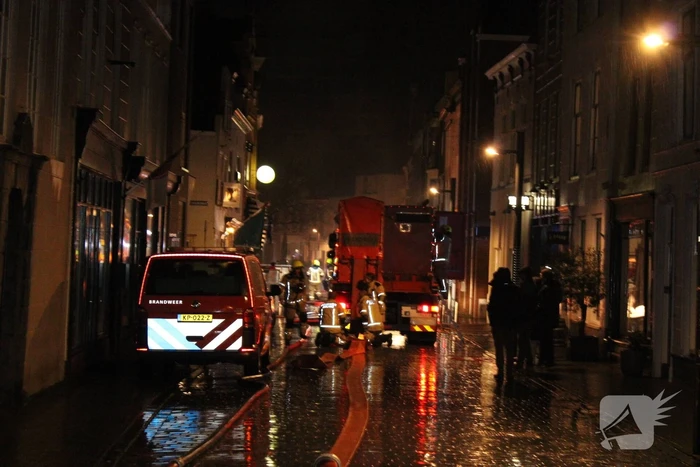 Ontruiming in centrum wegens grote woningbrand