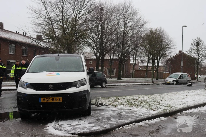 Forse schade en wiel afgebroken na botsing