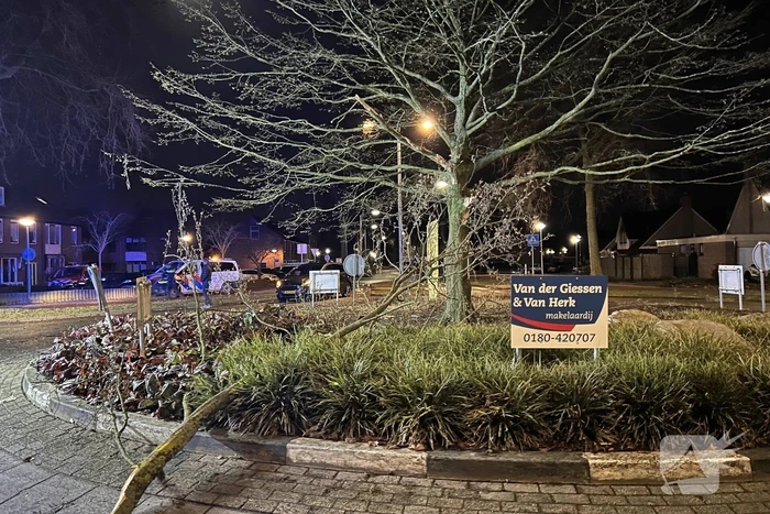 Auto belandt op de kop bij ongeval