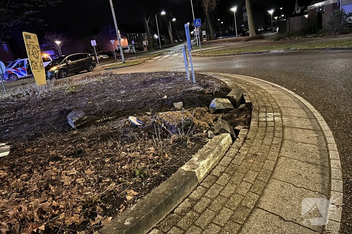 Auto belandt op de kop bij ongeval