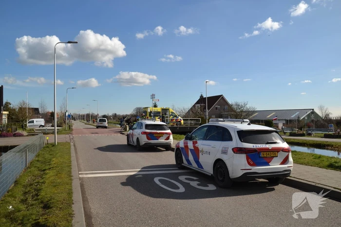 Fietser geschept door bestelbus