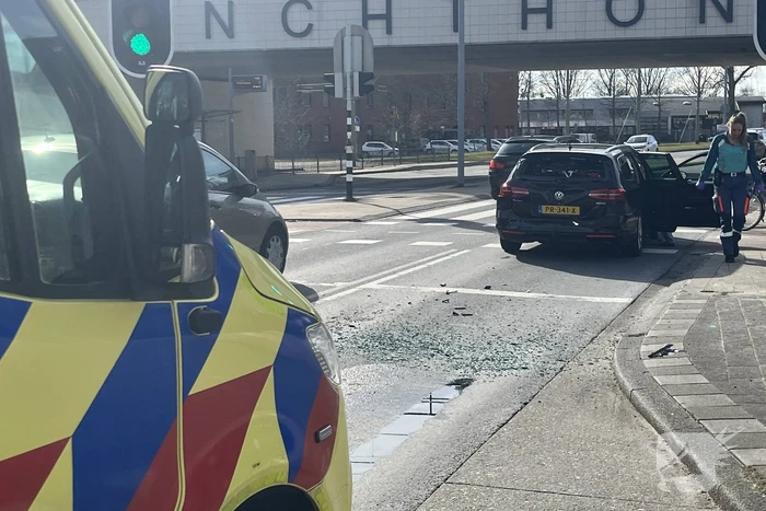 Aanrijding tussen twee personenauto's
