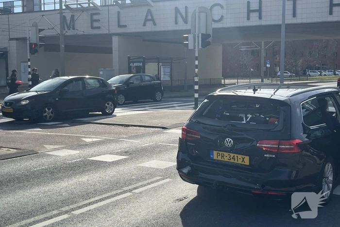 Aanrijding tussen twee personenauto's