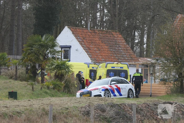 Persoon overleden na incident bij woning
