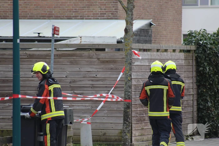 Dakdekkers spullen waaien van dak