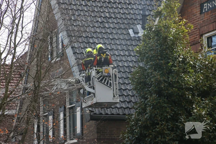 Dakdeel laat los door harde wind