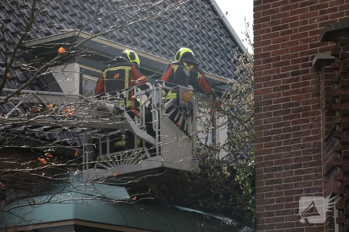 Dakdeel laat los door harde wind