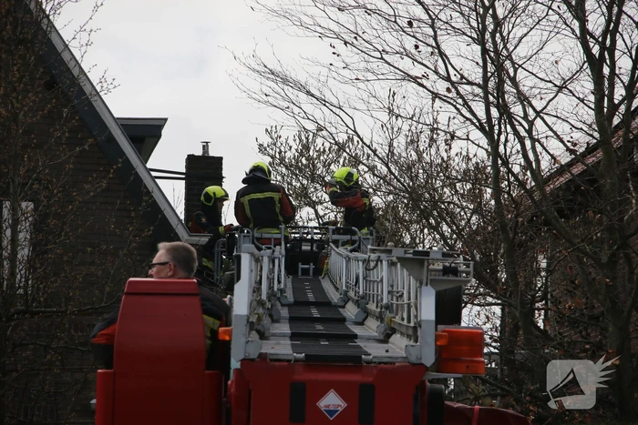Dakdeel laat los door harde wind