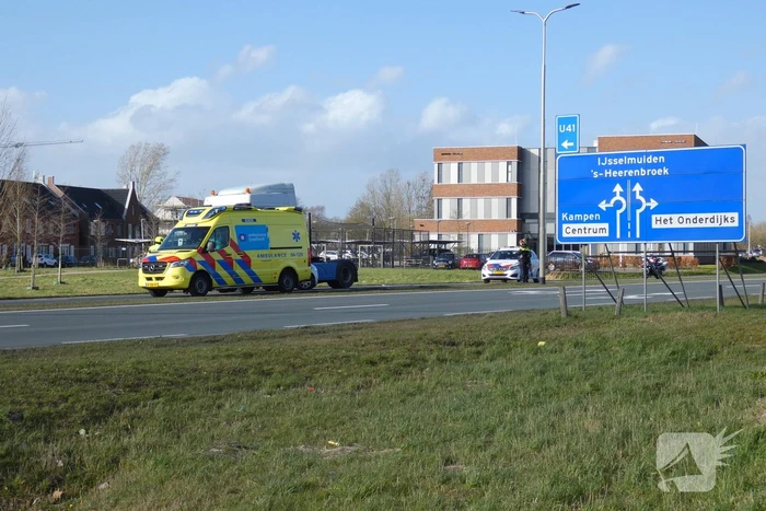 Vrachtwagen en personenwagen botsen met elkaar