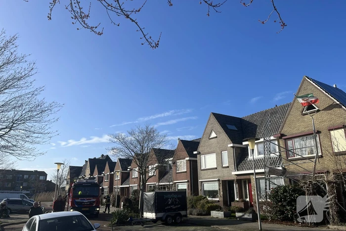 Steiger waait om door harde wind