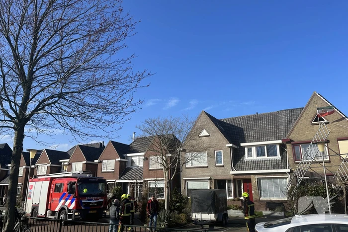 Steiger waait om door harde wind