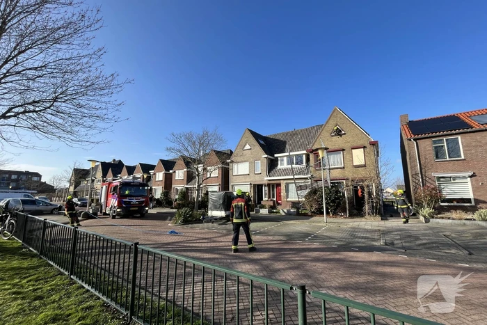 Steiger waait om door harde wind