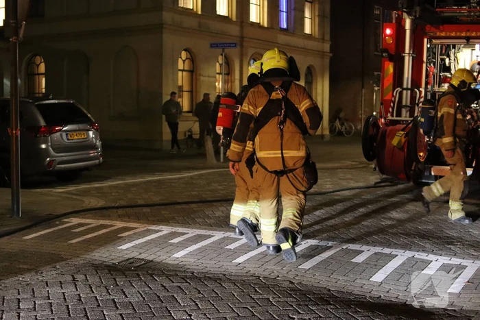 Brand in schoorsteen van woning