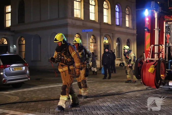 Brand in schoorsteen van woning