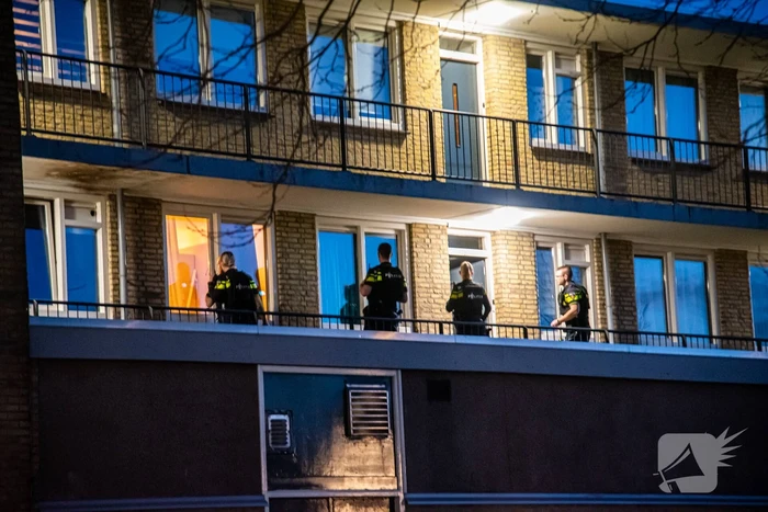 Persoon gewond na steekincident in woning