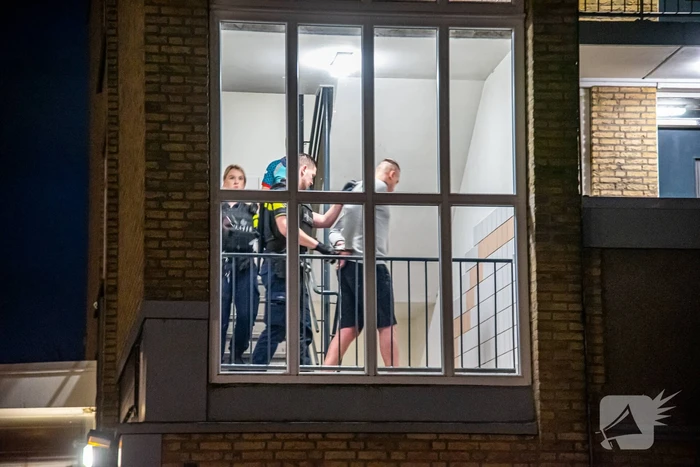 Persoon gewond na steekincident in woning