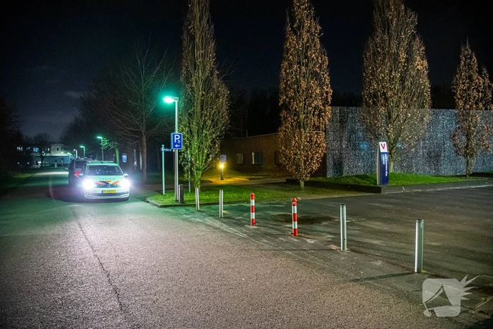Politie assisteert bij agressief persoon bij Antes