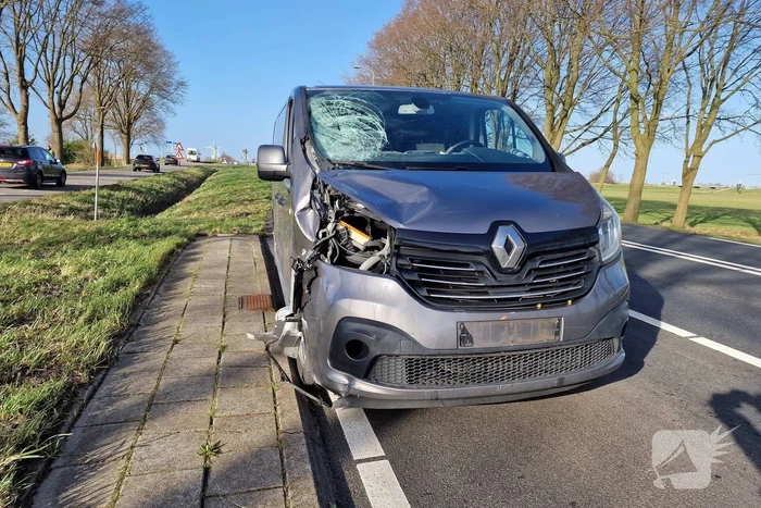 18-jarige fietser overleden bij ongeval met bestelbus