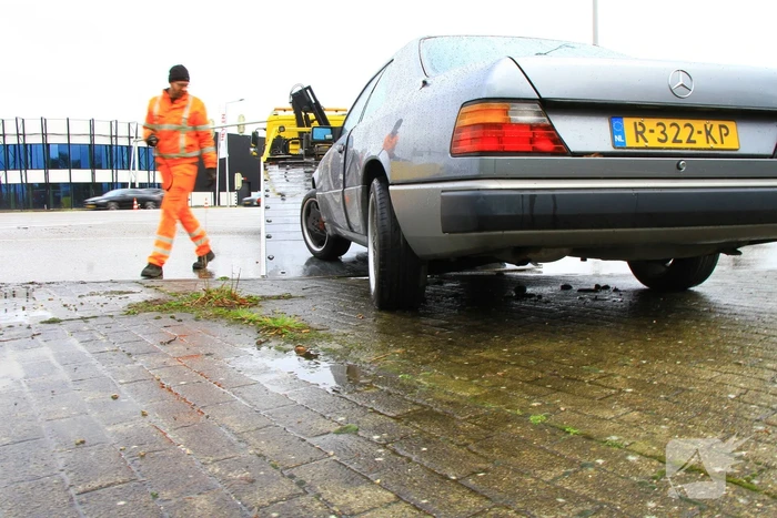 Twee auto's lopen schade op bij botsing