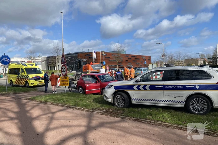 Man op fiets aangereden door automobilist