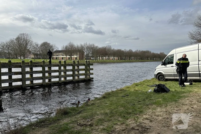 Duikinzet arrestatieteam in kanaal