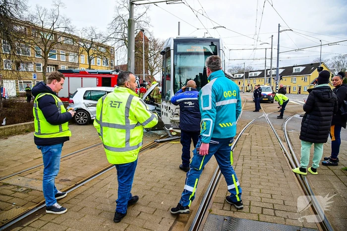 Gewonden en schade na aanrijding met tram