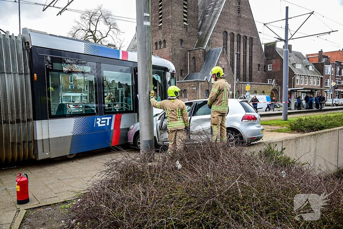 Gewonden en schade na aanrijding met tram
