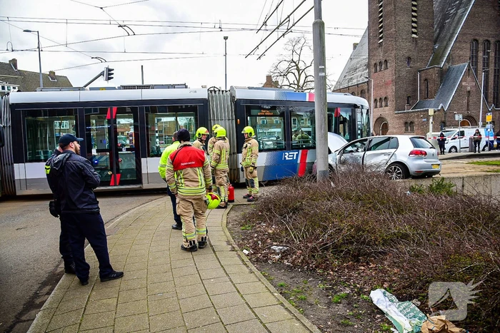 Gewonden en schade na aanrijding met tram