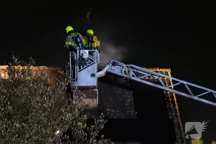 Flinke brand in schoorsteen van woning
