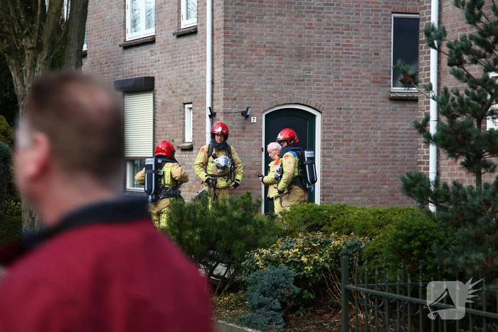 Brandweer en monteurs doen onderzoek naar gaslek
