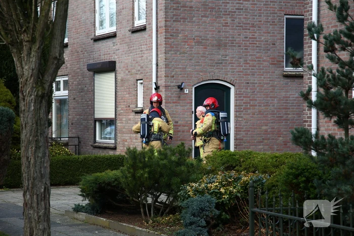 Brandweer en monteurs doen onderzoek naar gaslek