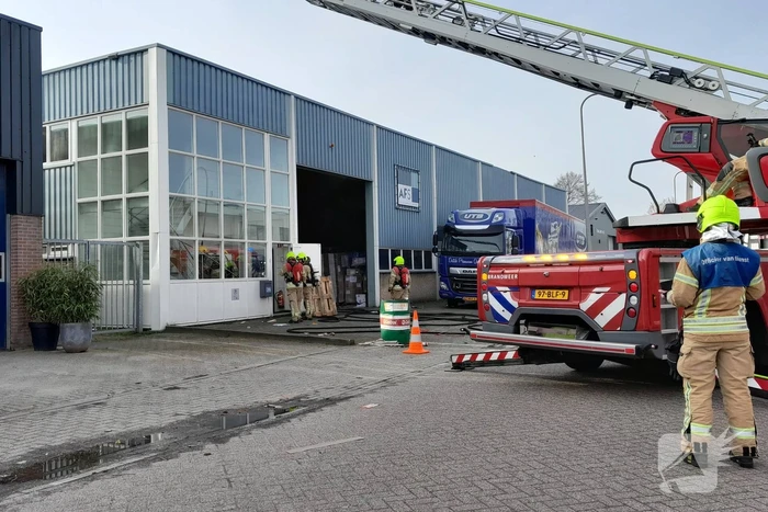 Brand in magazijn van bedrijfspand