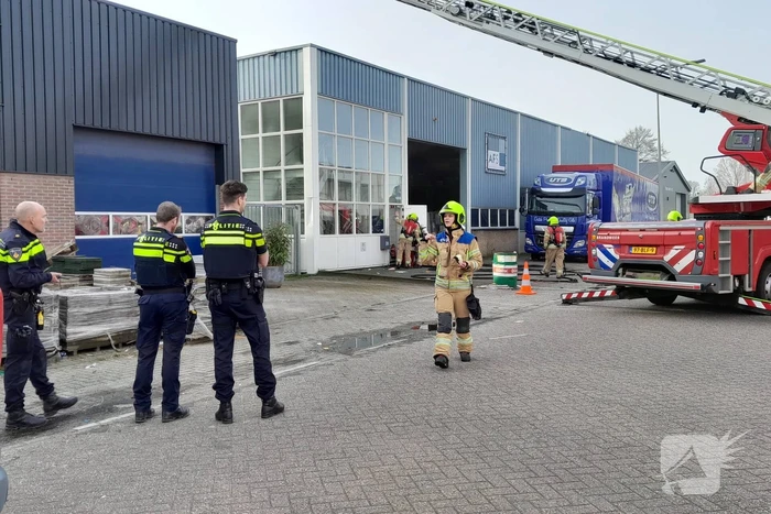 Brand in magazijn van bedrijfspand