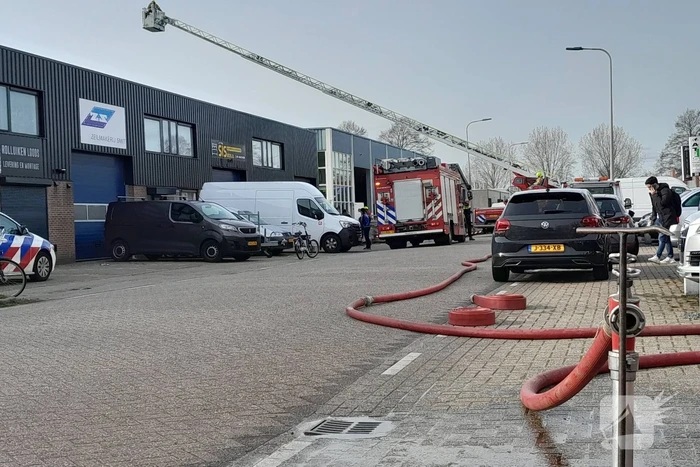 Brand in magazijn van bedrijfspand