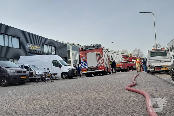 Brand in magazijn van bedrijfspand