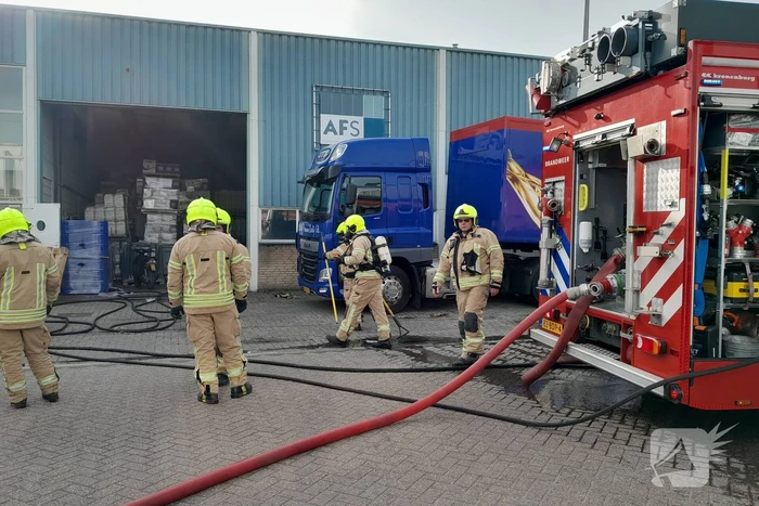 Brand in magazijn van bedrijfspand