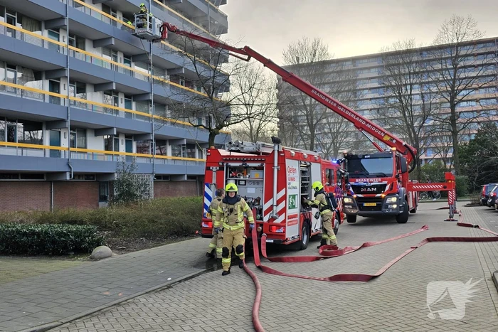Zeer grote brand in flatwoning