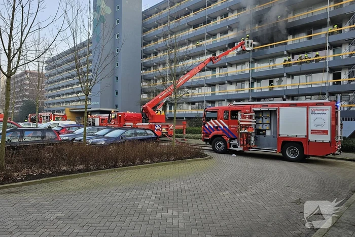 Zeer grote brand in flatwoning