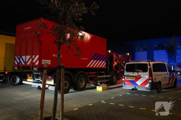 Man bekneld achterin trailer vrachtwagen