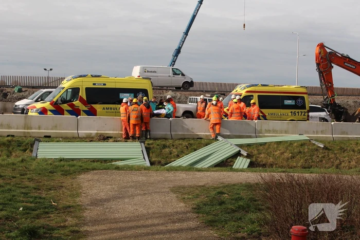 Persoon gewond bij plaatsen geluidswal