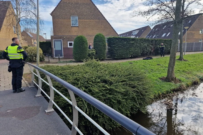 Overleden persoon aangetroffen in kanaal