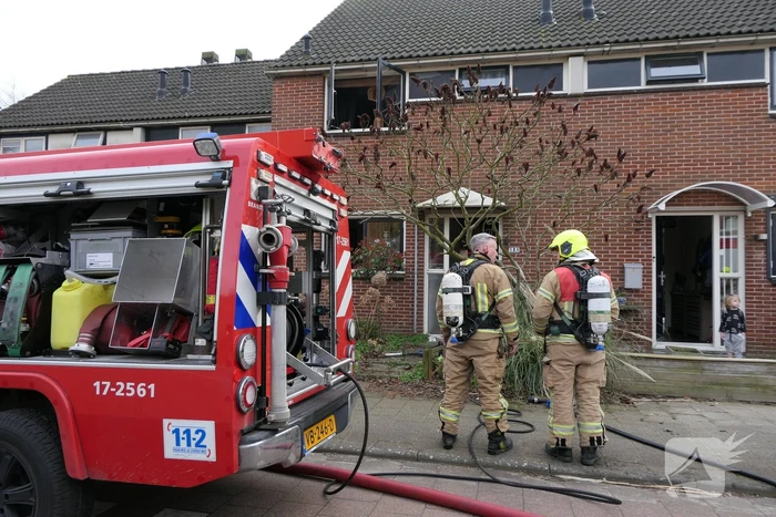 Flinke rookontwikkeling bij brand in woning