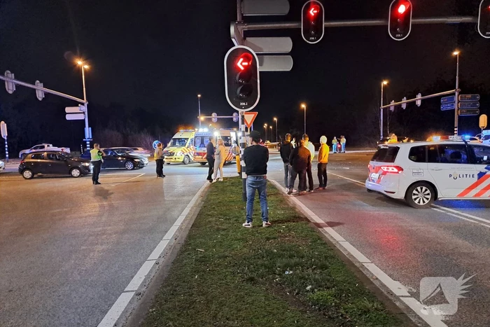 Meerdere auto's betrokken bij aanrijding op kruising