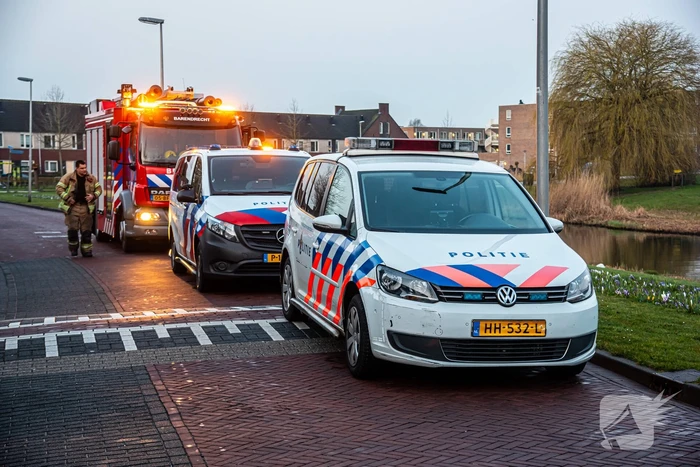 Automobilist rijdt sloot in en raakt gewond
