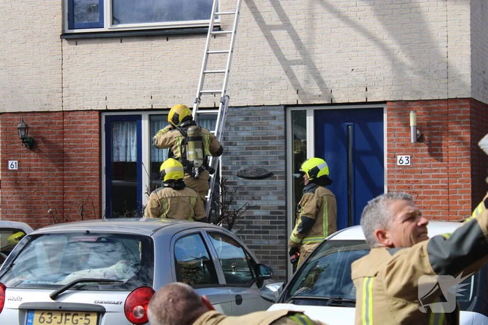 Lastig te bereiken brand in woning