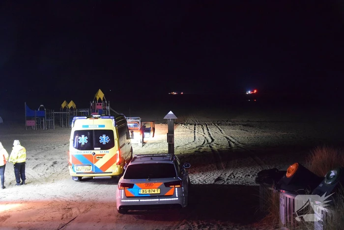 Vermist meisje overleden na redding uit zee na grote zoekactie